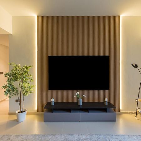 Spacious 3Br Plus Maids Burj Khalifa View Dubai Exterior photo