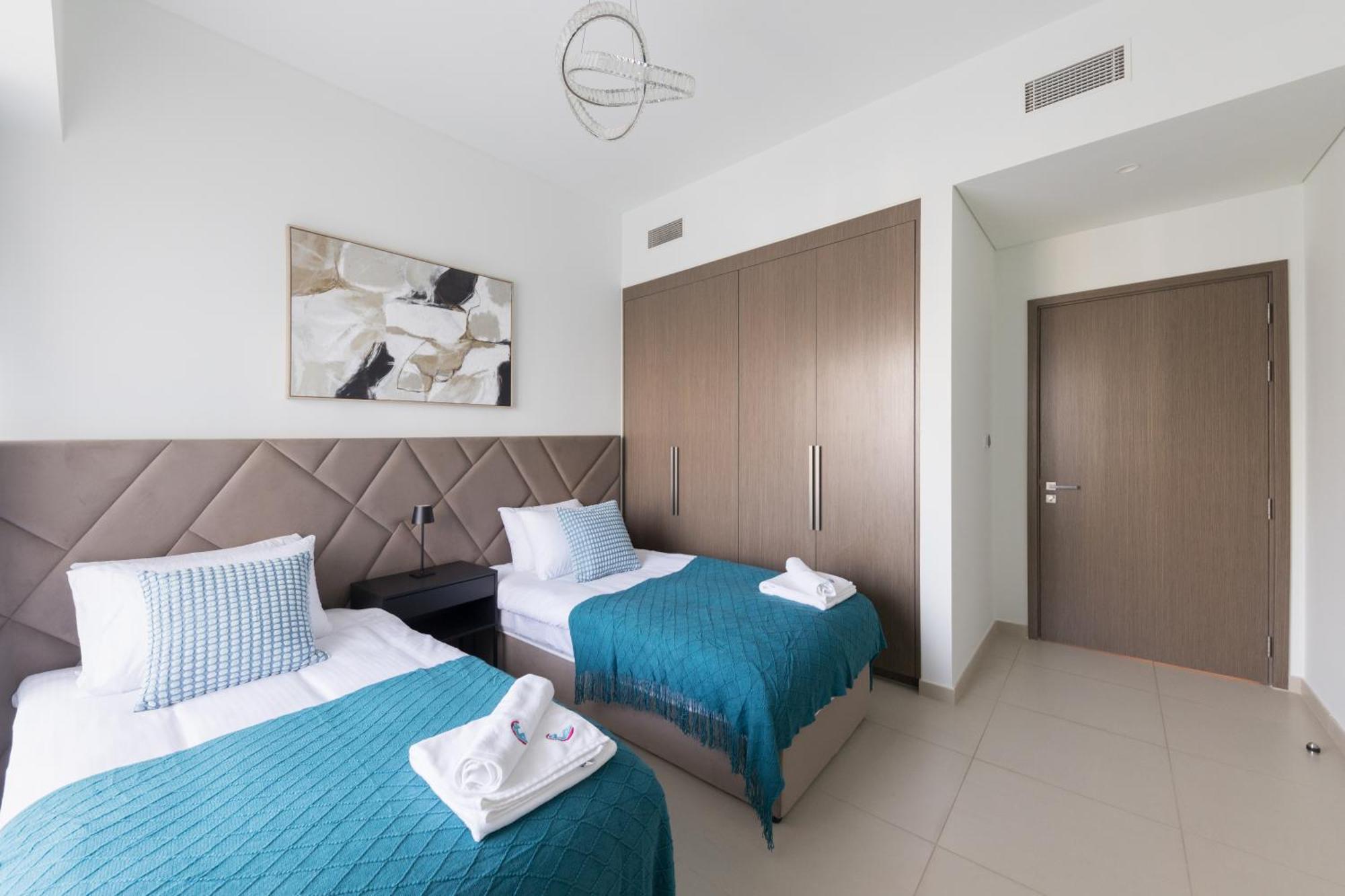 Spacious 3Br Plus Maids Burj Khalifa View Dubai Exterior photo